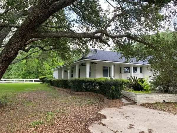 9550 Lake Conroe Drive, Conroe, TX 77304