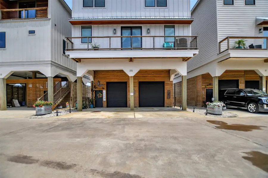 25 Cmdr Runco Lane, Taylor Lake Village, TX 77586 - #2