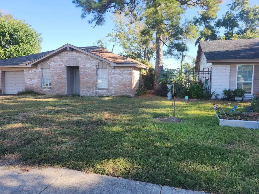 815 Centerwood Drive, Houston, TX 77013 - Image #2