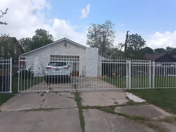 17211 Woodburn Drive, Houston, TX 77049