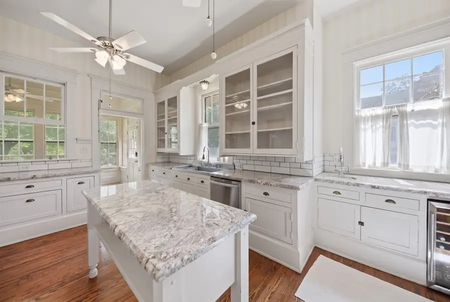 405 College Avenue, Brenham, TX 77833 - #3