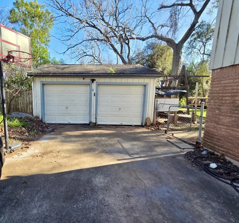 451 Southern Oaks Drive Drive, Lake Jackson, TX 77566 - #2