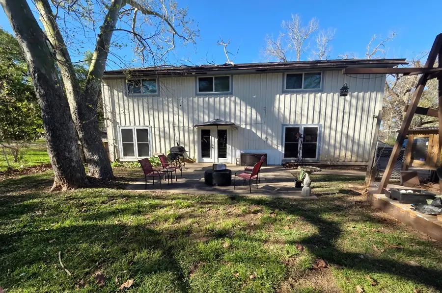 451 Southern Oaks Drive Drive, Lake Jackson, TX 77566 - #3