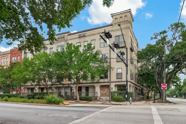 1602 Elgin St Street #11, Houston, TX 77004