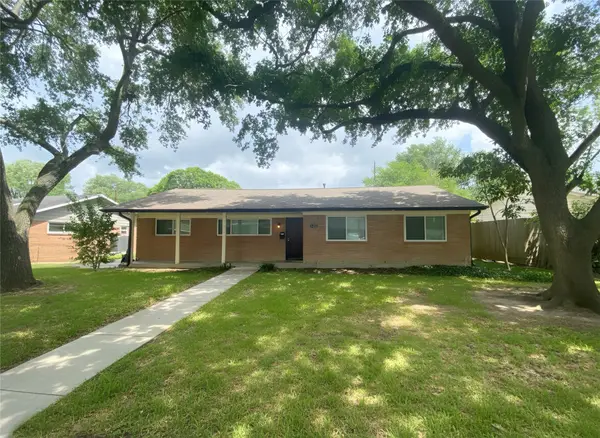 5114 Stillbrooke Dr, Houston, TX 77035