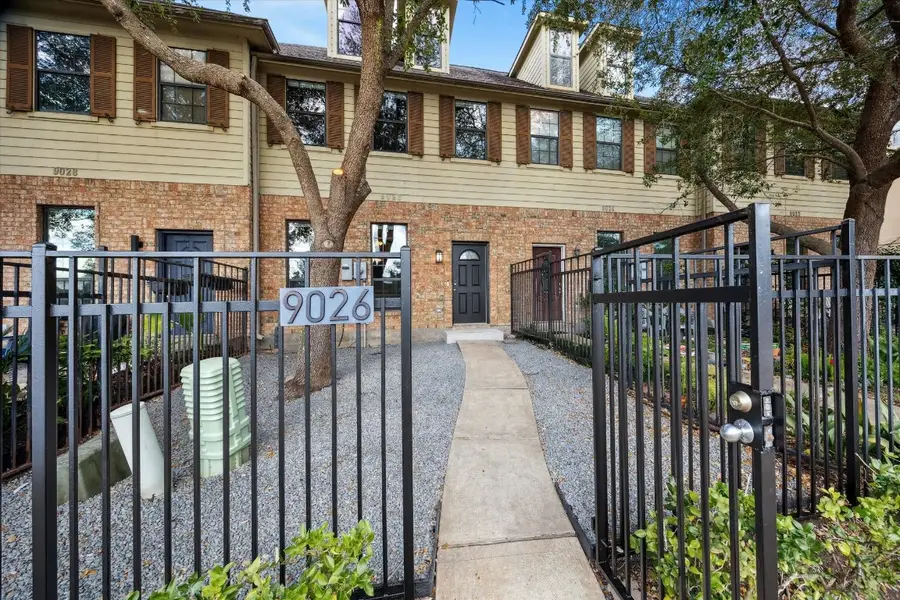 9026 Lakes At 610 Drive, Houston, TX 77054 - #2