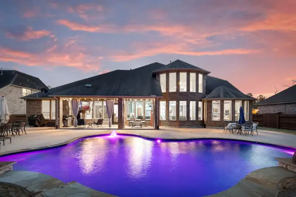 2123 Barton Woods Boulevard, Conroe, TX 77301