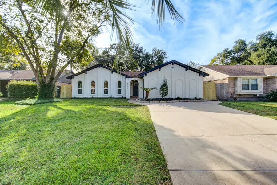 9719 Lawngate Drive, Houston, TX 77080 - Image #2