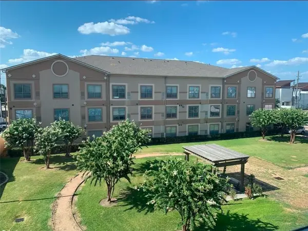 6633 W Sam Houston Parkway S #2D, Houston, TX 77072