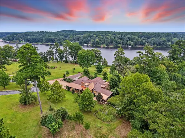 179 Springlake Drive, Gladewater, TX 75647