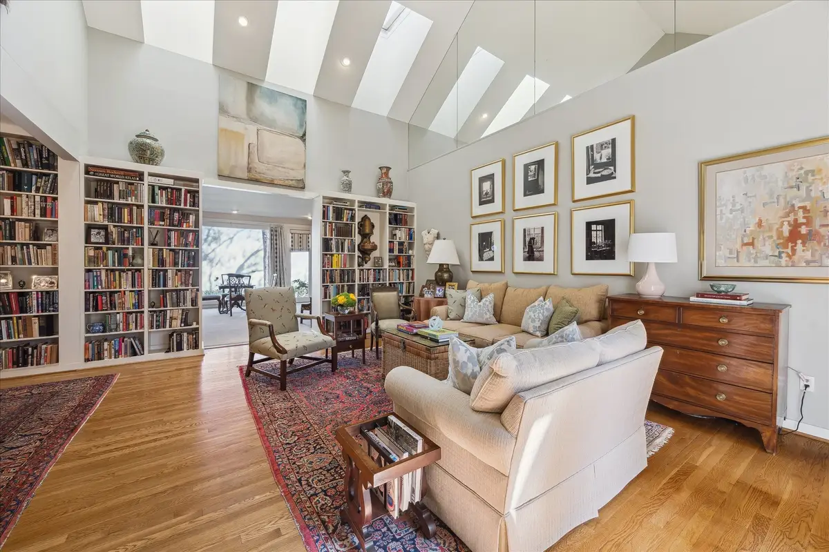 10 S Briar Hollow Lane #50, Houston, TX 77027 - #1