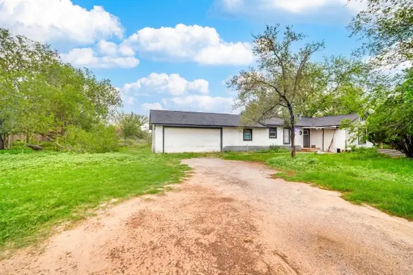 311 Renfro Drive, Hondo, TX 78016