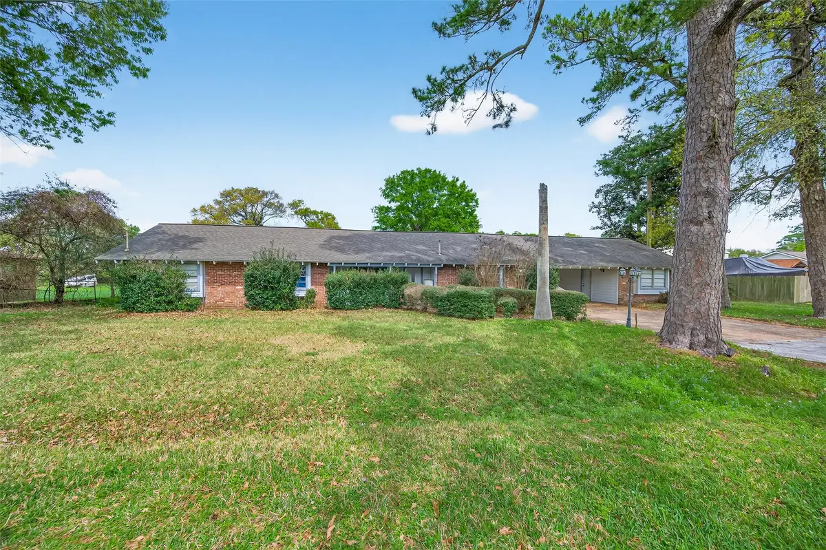 614 Pine Circle, Seabrook, TX 77586 - #1