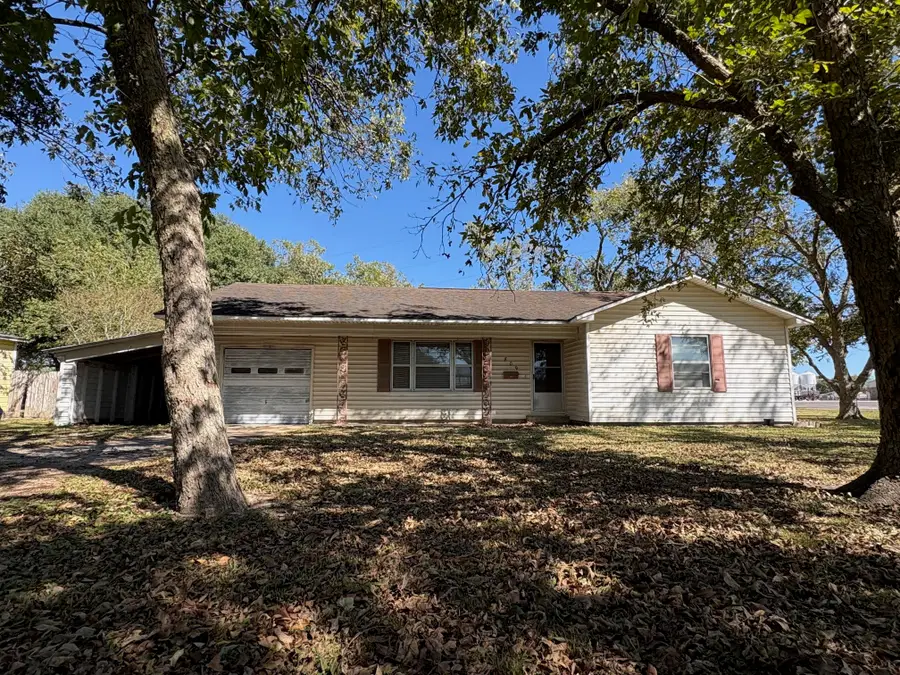809 August Street, El Campo, TX 77437 - Image #2