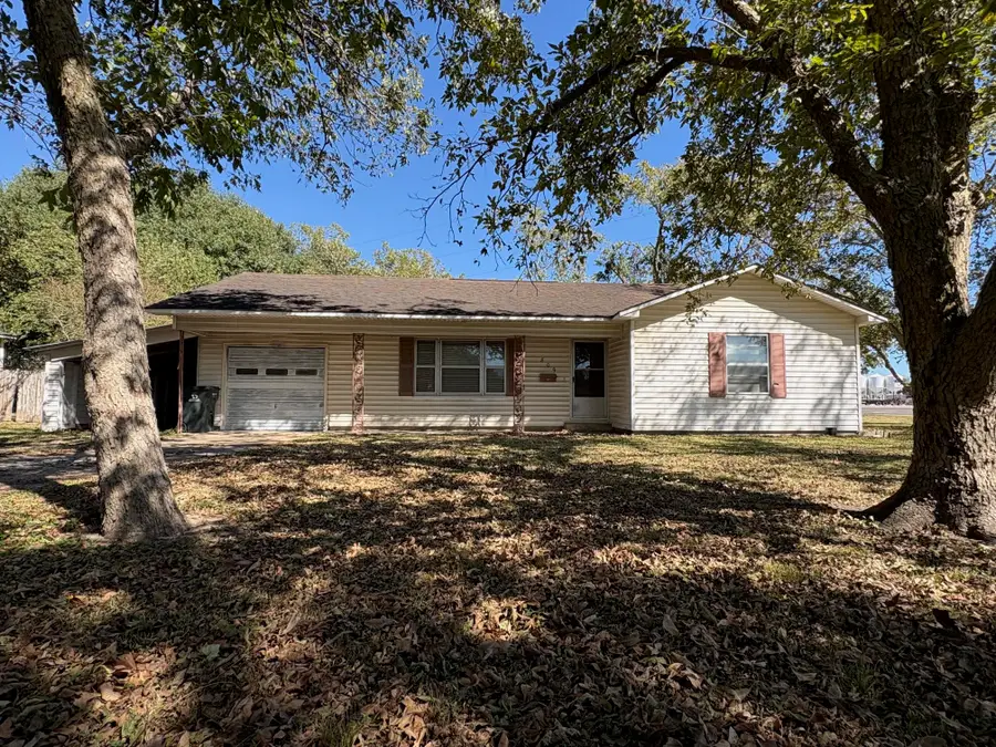 809 August Street, El Campo, TX 77437 - Image #3