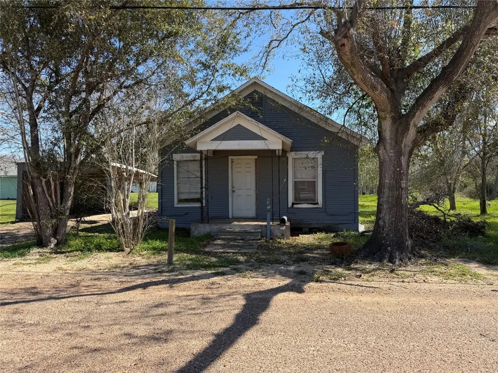 712 N Mccarty Avenue, Eagle Lake, TX 77434 - #1