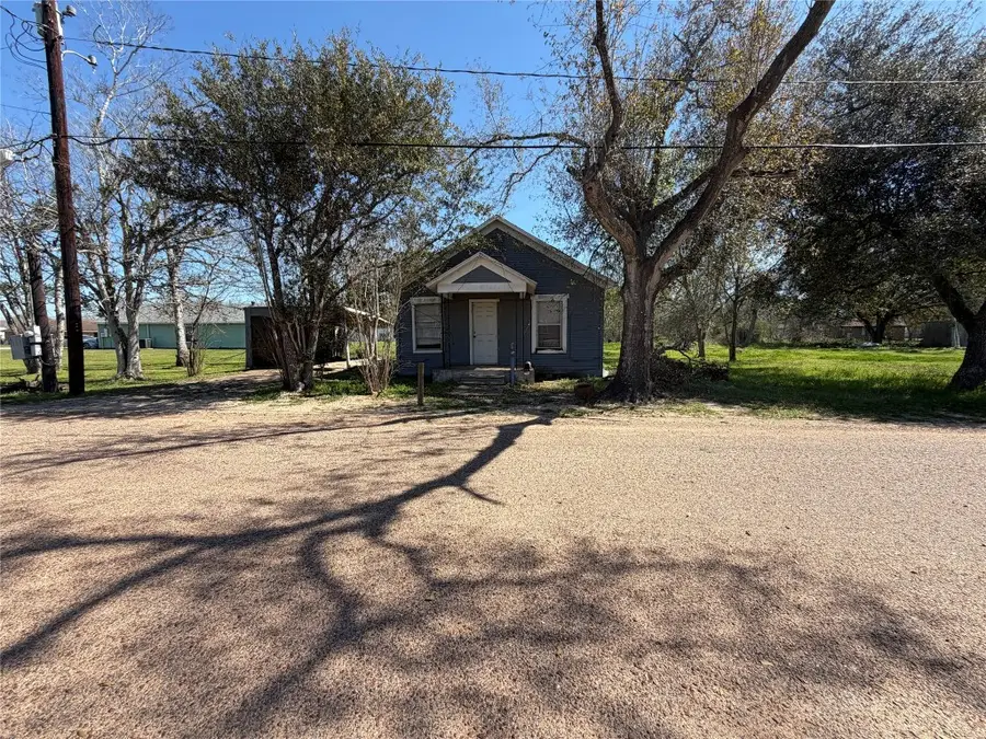 712 N Mccarty Avenue, Eagle Lake, TX 77434 - #2