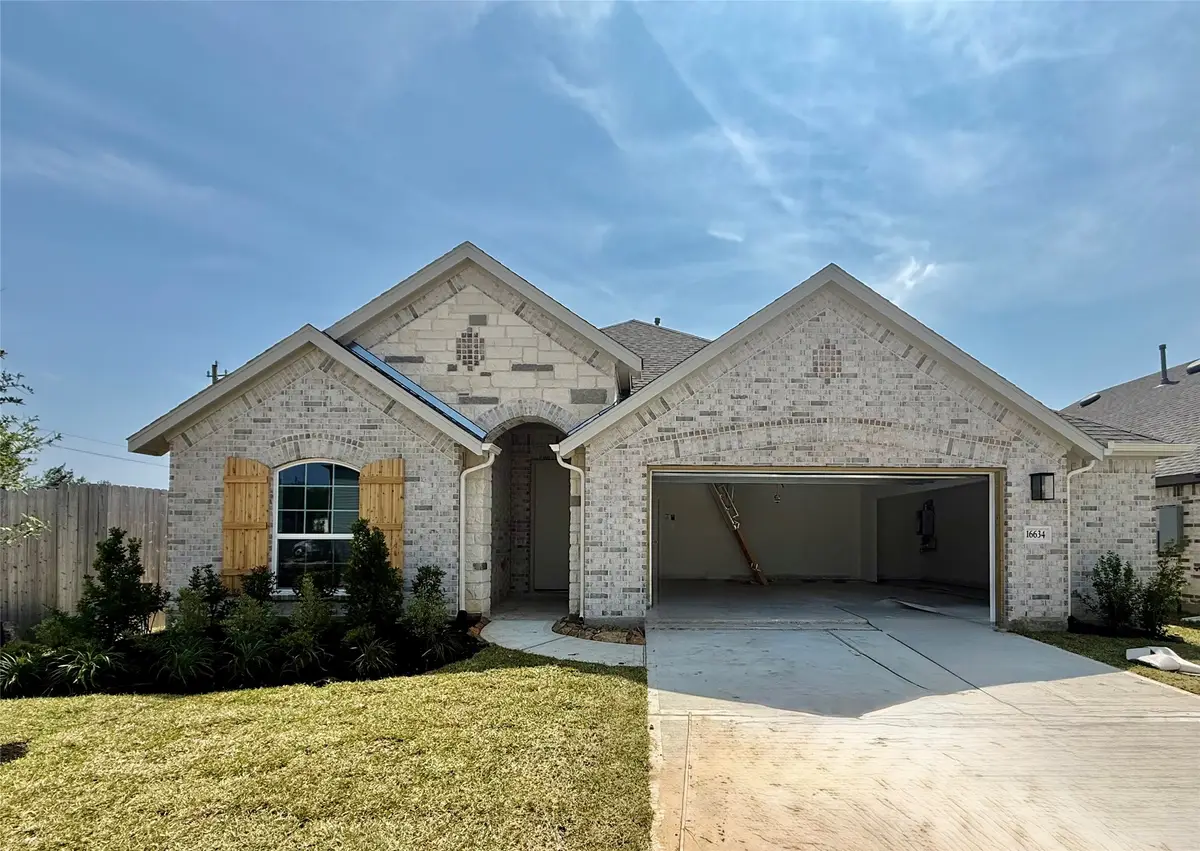 16634 Villa Del Mar Lane, Friendswood, TX 77546 - #1