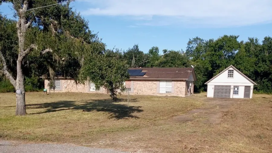 10 Forrest Lane, Angleton, TX 77515 - #2
