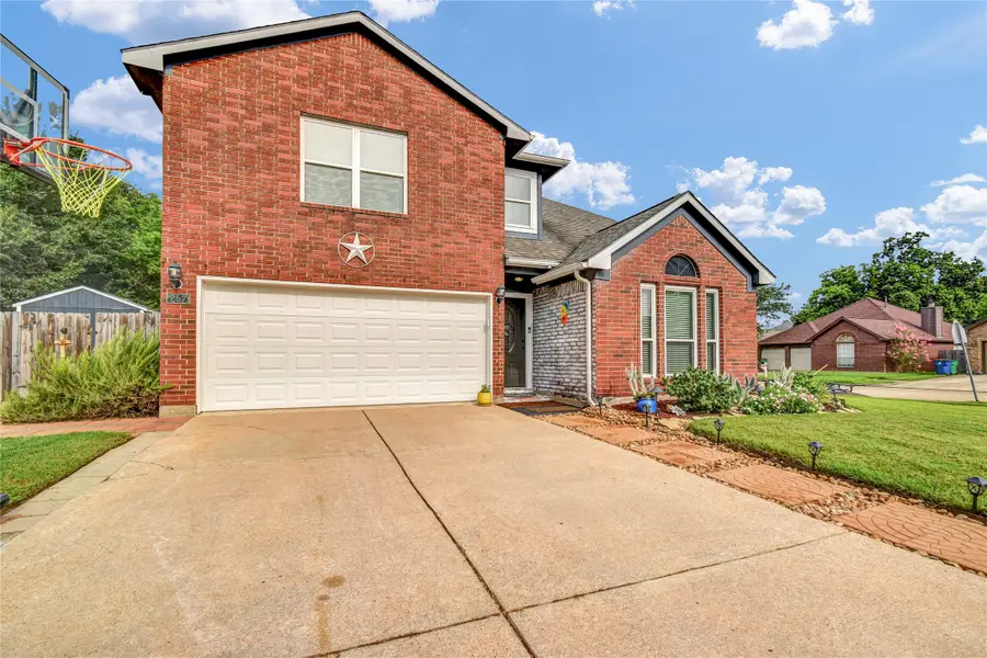 257 N Ranch House Road, Angleton, TX 77515 - #2
