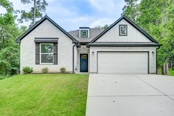 161 Springs Edge Drive, Conroe, TX 77356