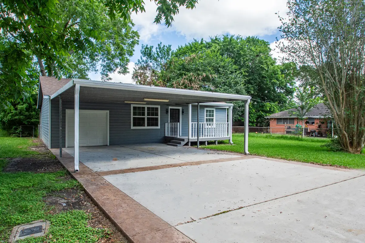 1323 S Beauregard Street, Alvin, TX 77511 - #1