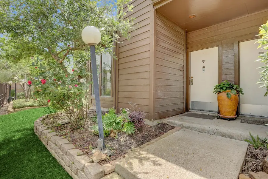 8020 Braesmain Drive #1806, Houston, TX 77025 - #2