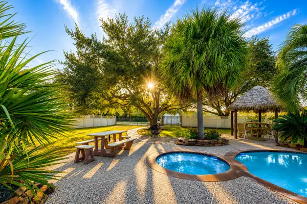 2742 Westchester Circle, Pearland, TX 77584