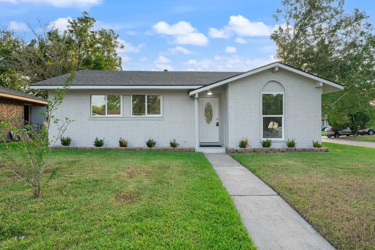 4802 Hannas Reef Drive, Bacliff, TX 77518 - #1