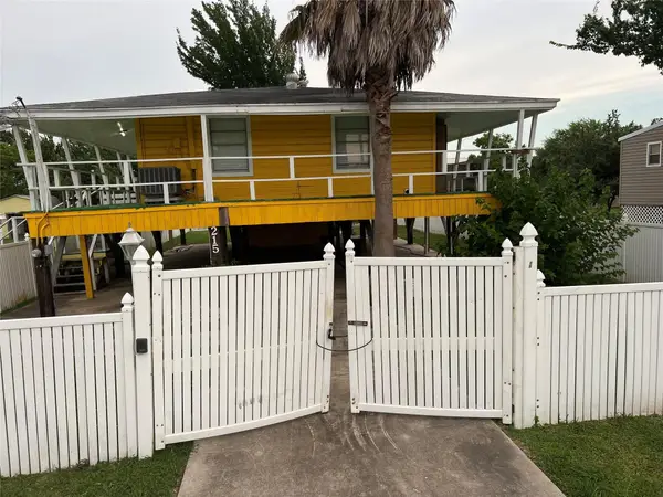 215 13th Street, San Leon, TX 77539