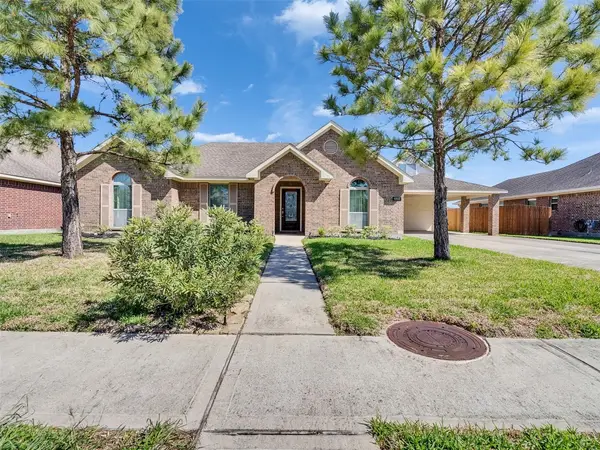 6807 Davy Crockett Drive, Manvel, TX 77578