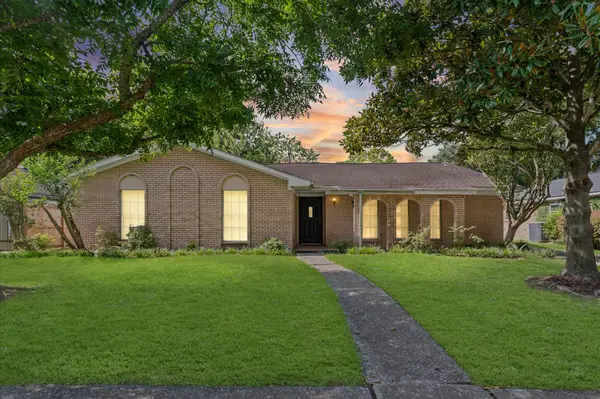 6119 Yarwell Drive, Houston, TX 77096