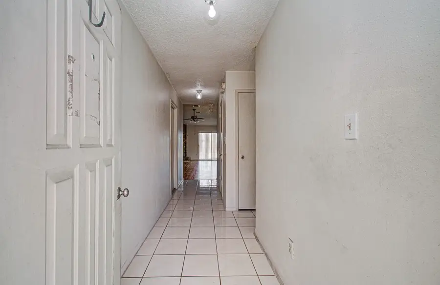 12912 Village Gate Drive, Houston, TX 77082 - Image #2