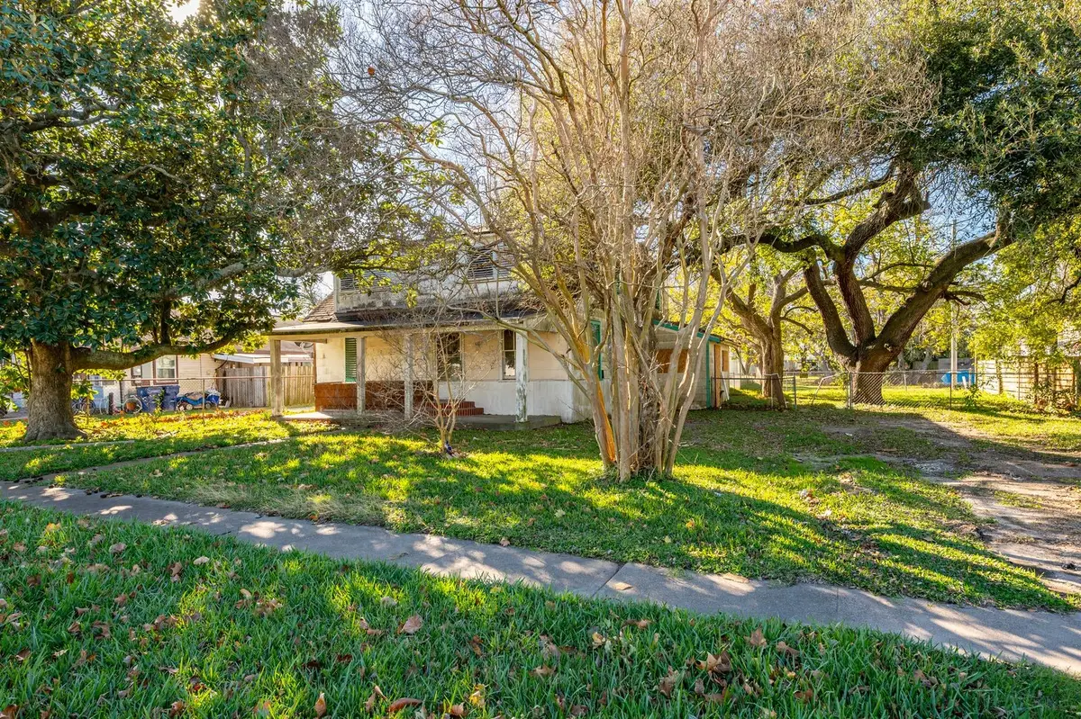 411 Ml King Jr Street, Texas City, TX 77590 - Image #1