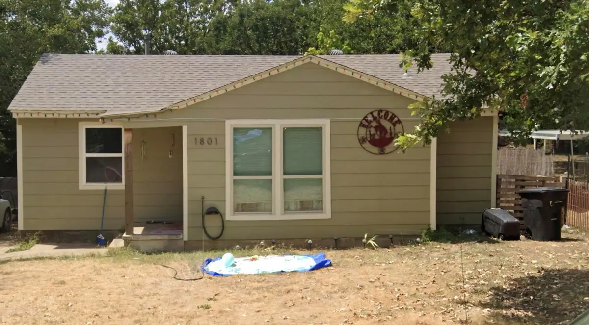 1801 Lawther Drive, River Oaks, TX 76114 - Image #1