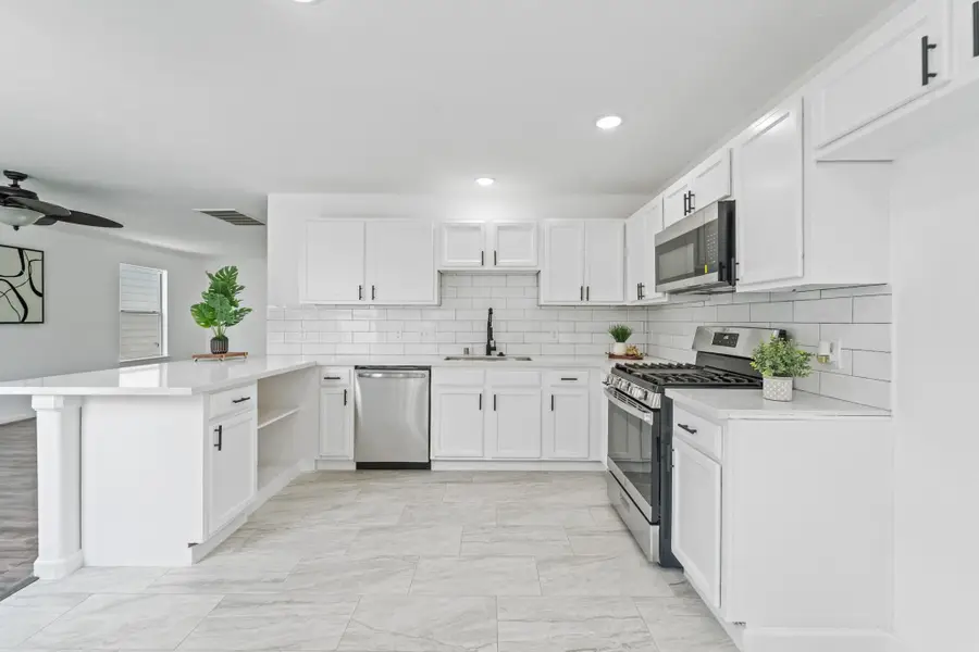 6310 Mountain Pines Lane, Katy, TX 77449 - Image #2