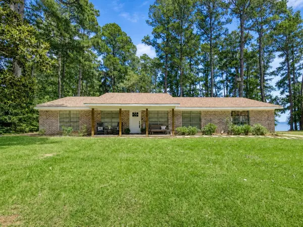 636 Campoli Road, Etoile, TX 75944