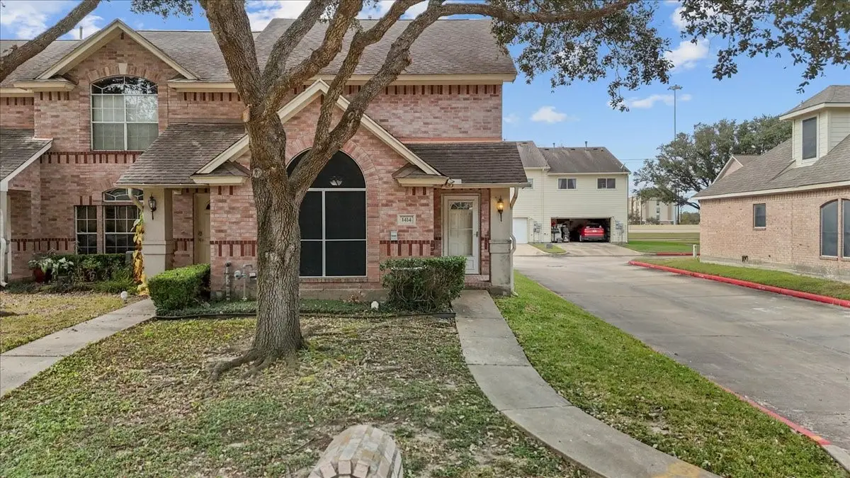 1414 Cypress Cove Street, La Porte, TX 77571 - Image #1