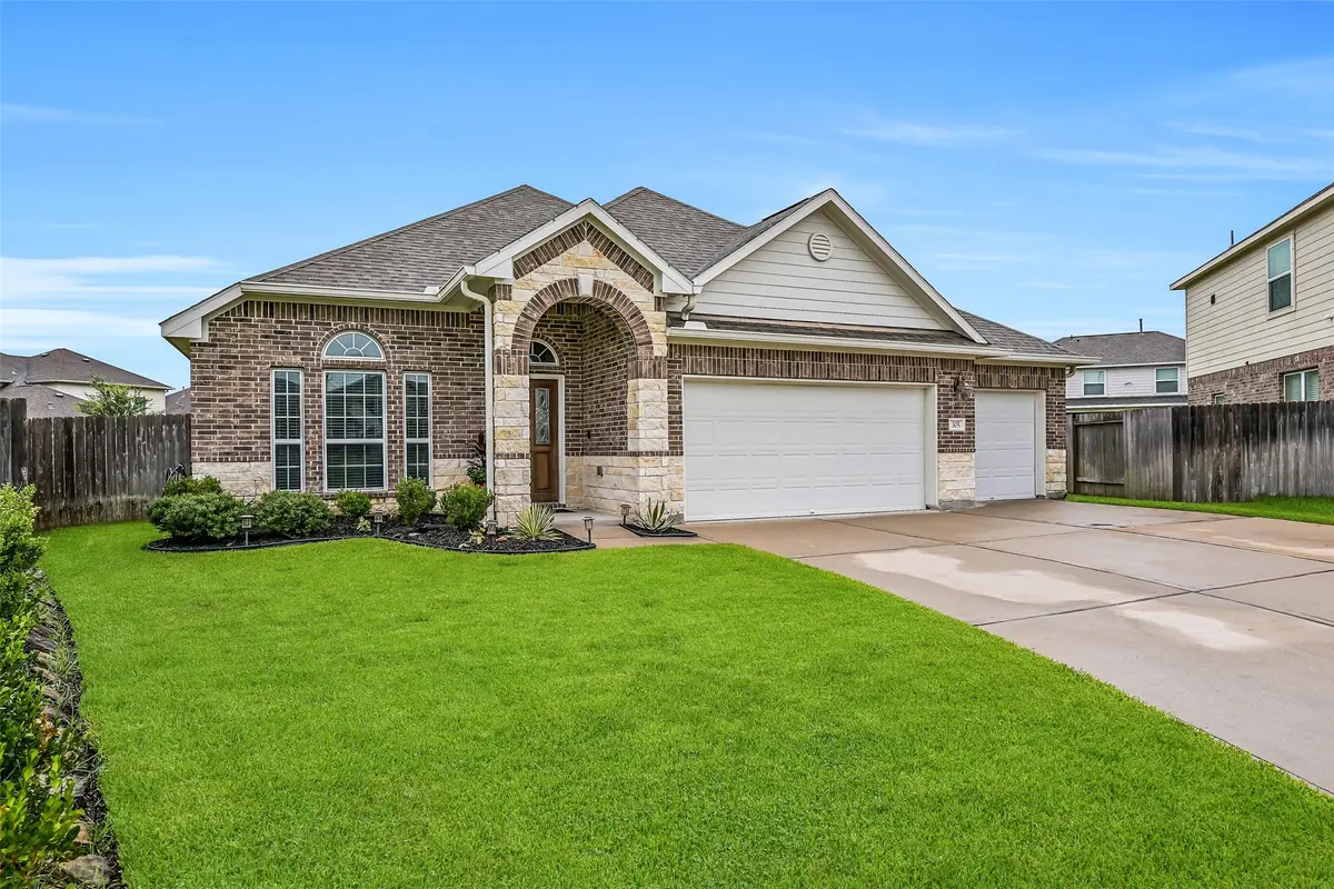 305 Bordeaux Court, Alvin, TX 77511 - #1