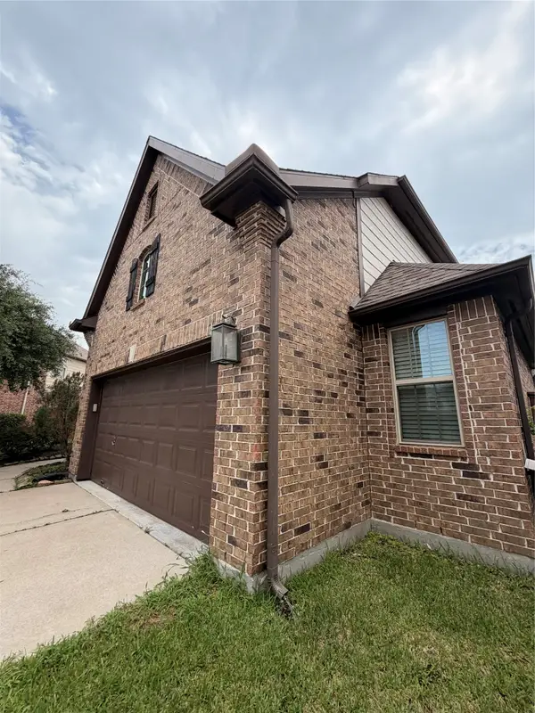 9722 Lauren Briar Lane, Humble, TX 77396