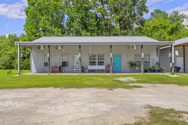 768 County Road 792, Buna, TX 77612