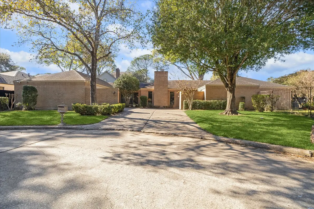 306 Commodore Way, Houston, TX 77079 - Image #1