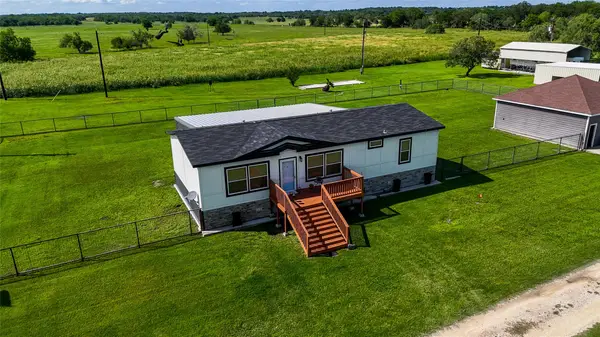 72 Rosebud Lane, Gonzales, TX 78629