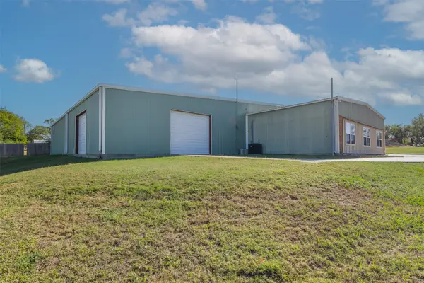 406 N N Gray Street, Caldwell, TX 77836
