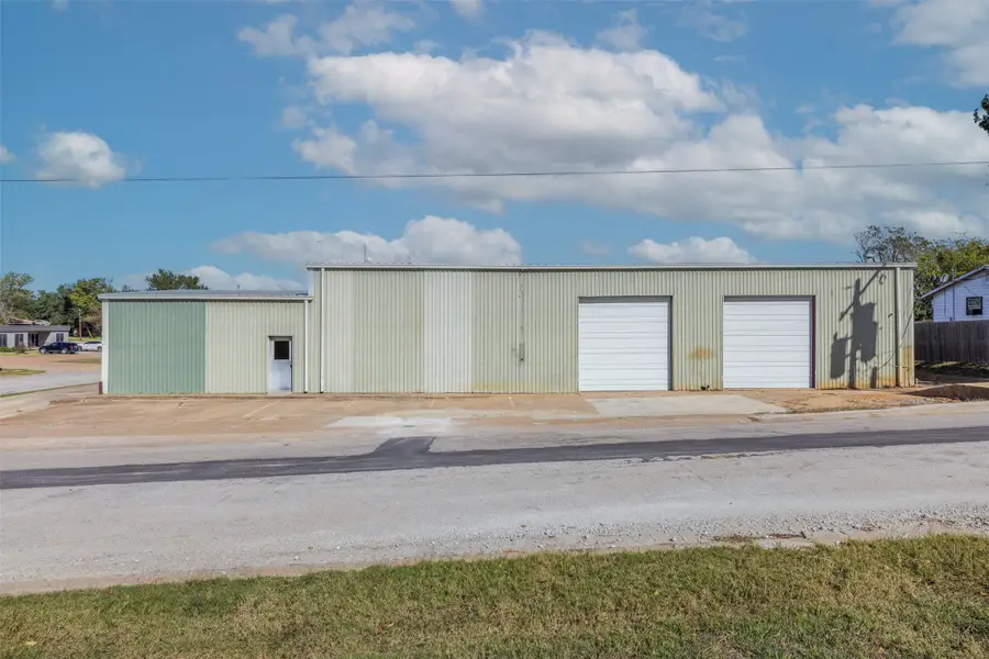 406 N N Gray Street, Caldwell, TX 77836 - Image #3