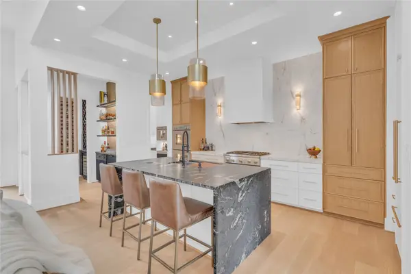 5602 Ella Lee Lane, Houston, TX 77056