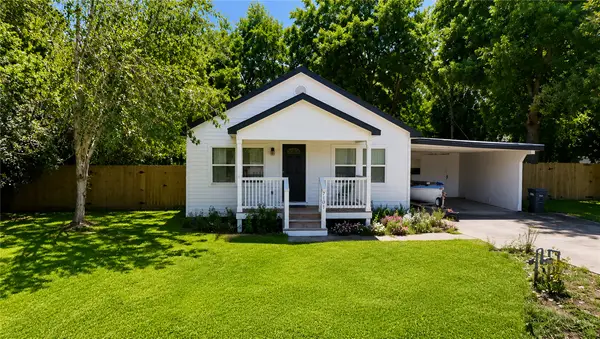 7101 2nd Street, Hitchcock, TX 77563