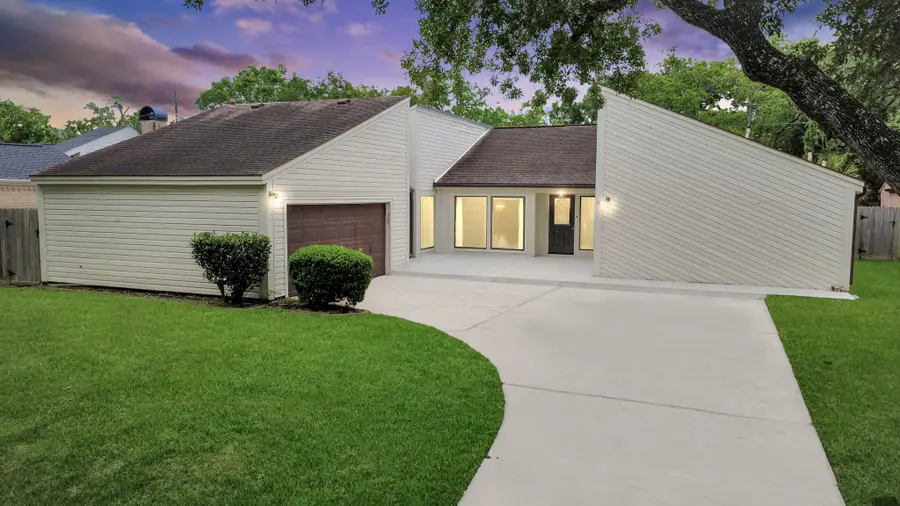 4306 Shady Springs Drive, Seabrook, TX 77586 - #3