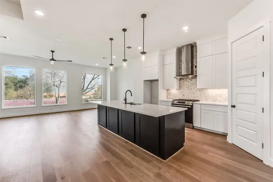 806 Fisher Street #B, Houston, TX 77018 - #2