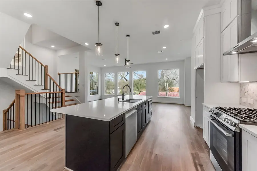 806 Fisher Street #B, Houston, TX 77018 - #3
